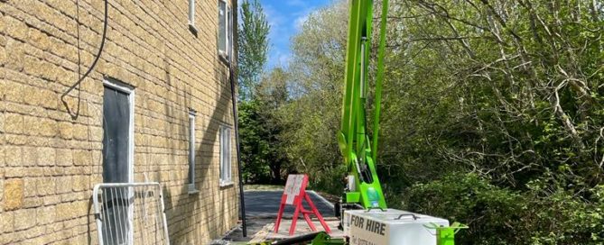 Mastic and cherry picker services Swindon